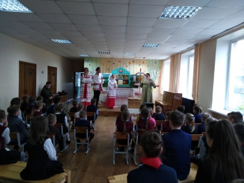 Выступление народного театра кукол «Батлейка»