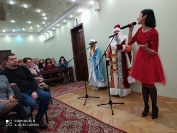 ГУК «Сморгонский районный центр культуры» поздравил работников Сморгонского райсполкома