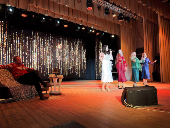 Рождественский концерт «Новогодний парад звёзд»