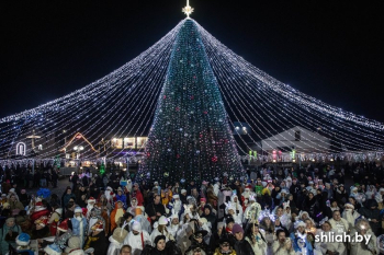 Праздничное зажжение огней на главной новогодней ёлке города - «Всё включено»