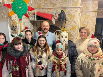 Специалисты Вишневского Дома культуры поздравили жителей с Рождеством!