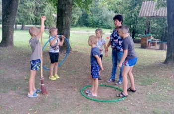 Игровая программа &quot;Веселая метла&quot;