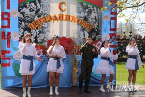 Работники учреждений культуры представили концертную программу