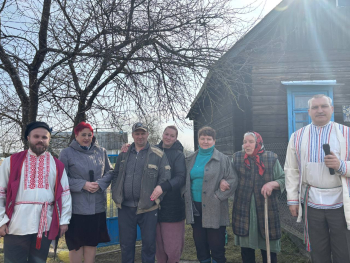 Музыкальная открытка «Самым дорогим и любимым»