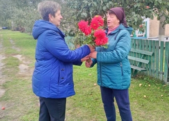 Поздравление жителей деревни Семенки с прекрасным праздником осени - Днём пожилых людей!