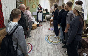Экскурсія па этнаграфічнай экспазіцыі “Адкуль нашы карані”