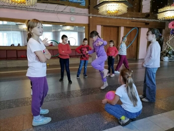 Игровая программа &quot;Игры, шутки, песни собрали нас вместе&quot;
