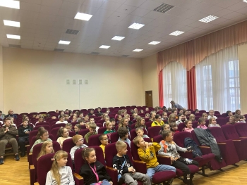 Кинопоказ советского фильма-сказки «Осенний подарок фей»